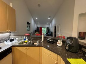 1221 NE 32nd Ter, Homestead FL 33033