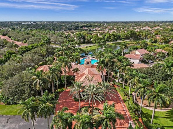 1968 NW 79th Way, Pembroke Pines FL 33024