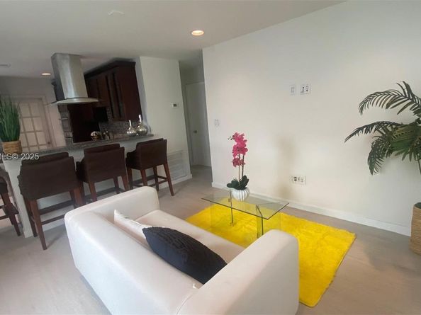 1947 Garfield St, Hollywood FL 33020