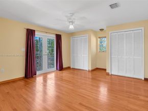 5309 Alton Rd, Miami Beach FL 33140