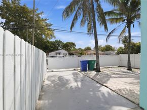 1431 NW 30th St, Miami FL 33142