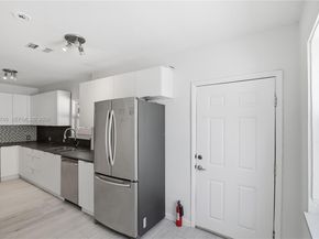 1431 NW 30th St, Miami FL 33142