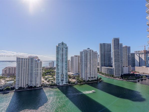 335 S Biscayne Blvd 3005, Miami FL 33131