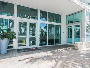 335 S Biscayne Blvd 3005, Miami FL 33131