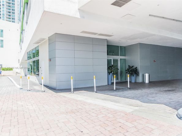 335 S Biscayne Blvd 3005, Miami FL 33131