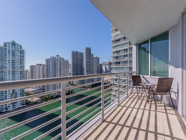 335 S Biscayne Blvd 3005, Miami FL 33131