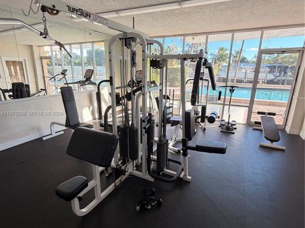 2350 NE 135th St 503, North Miami FL 33181