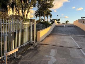 2350 NE 135th St 503, North Miami FL 33181