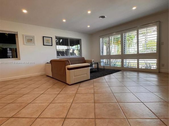 1406 Polk St, Hollywood FL 33020