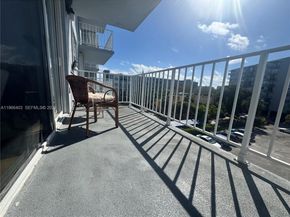 1470 NE 125th Ter 407, North Miami FL 33161