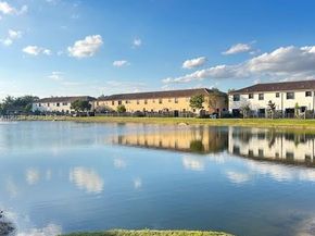 2703 NW 55th Ave, Margate FL 33063