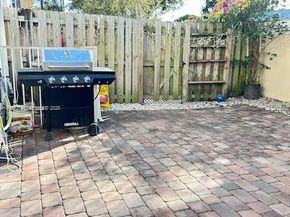 2703 NW 55th Ave, Margate FL 33063