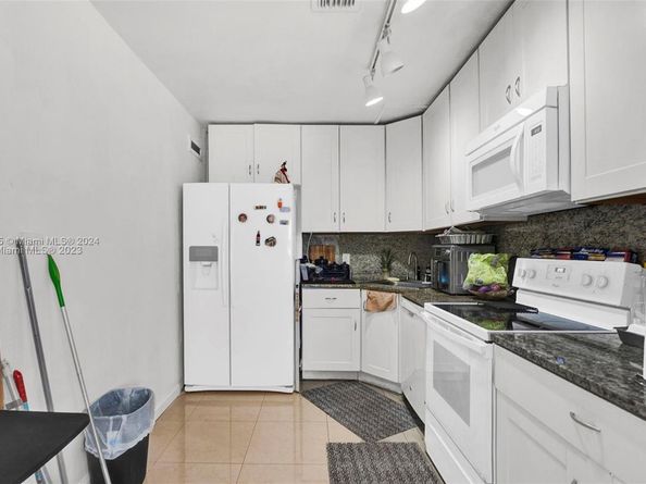 1215 NE 6th St, Fort Lauderdale FL 33304