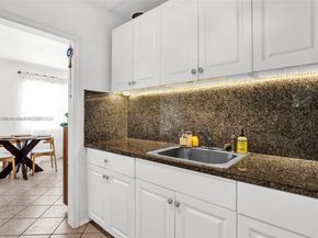 1215 NE 6th St, Fort Lauderdale FL 33304