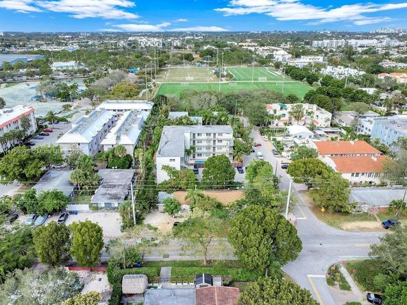 1215 NE 6th St, Fort Lauderdale FL 33304