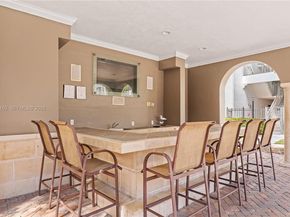 6861 SW 44th St 307, Miami FL 33155