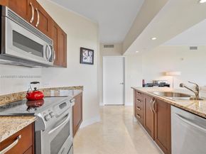 20000 E Country Club Dr 1102, Aventura FL 33180