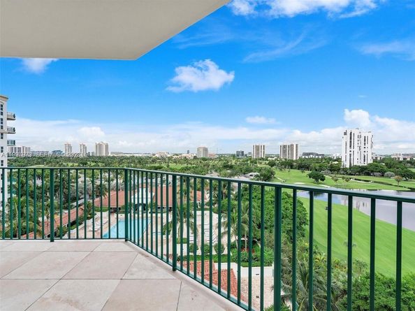 20000 E Country Club Dr 1102, Aventura FL 33180