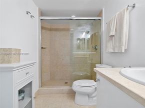 20000 E Country Club Dr 1102, Aventura FL 33180