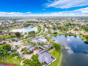 6646 NW 175th Ter, Hialeah FL 33015