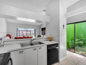 6646 NW 175th Ter, Hialeah FL 33015