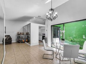 6646 NW 175th Ter, Hialeah FL 33015