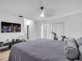 6646 NW 175th Ter, Hialeah FL 33015