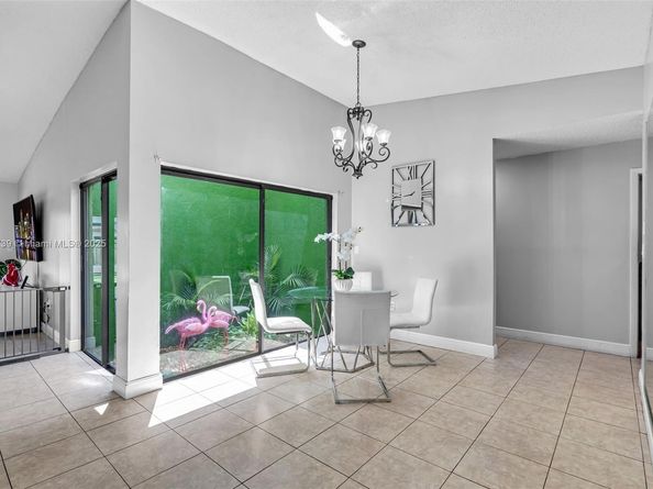 6646 NW 175th Ter, Hialeah FL 33015