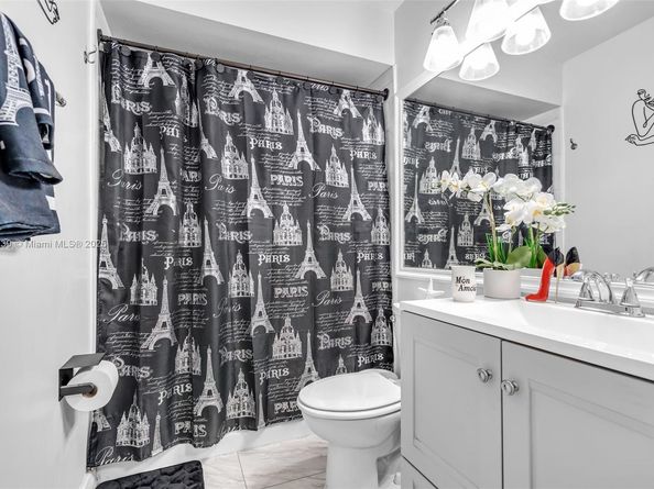 6646 NW 175th Ter, Hialeah FL 33015