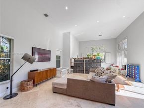 2514 Poinciana Dr, Weston FL 33327