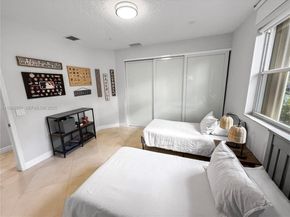 2514 Poinciana Dr, Weston FL 33327