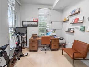 2514 Poinciana Dr, Weston FL 33327