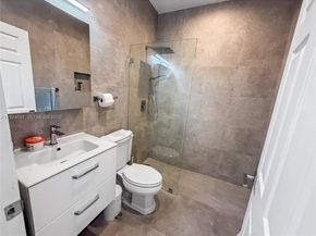 2514 Poinciana Dr, Weston FL 33327