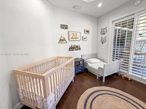 2514 Poinciana Dr, Weston FL 33327