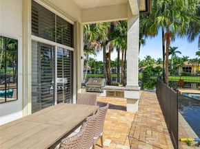 2514 Poinciana Dr, Weston FL 33327