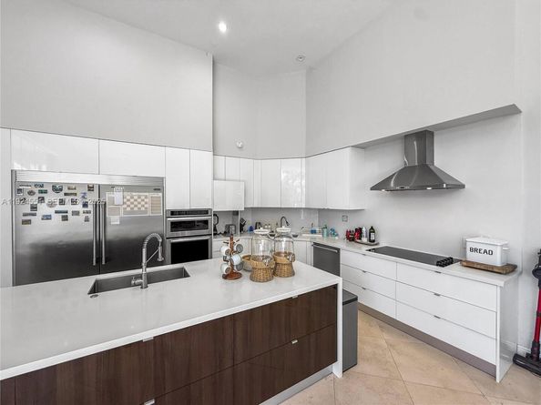 2514 Poinciana Dr, Weston FL 33327