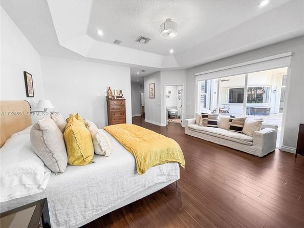 2514 Poinciana Dr, Weston FL 33327