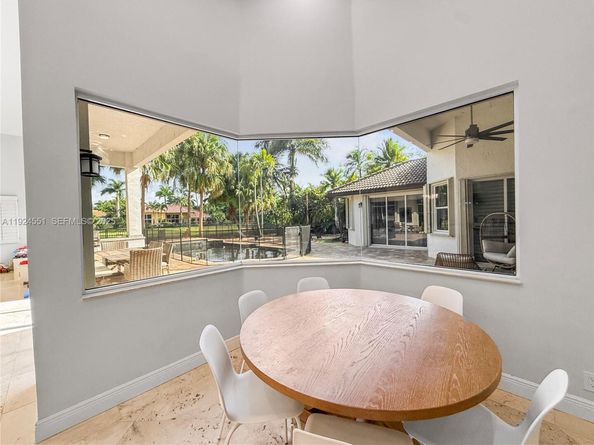 2514 Poinciana Dr, Weston FL 33327