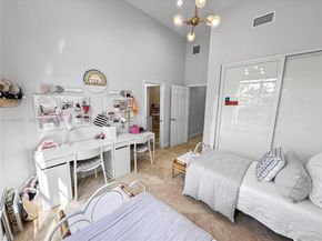 2514 Poinciana Dr, Weston FL 33327