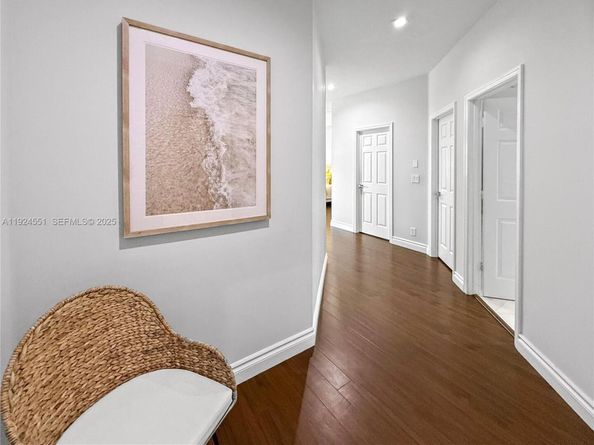 2514 Poinciana Dr, Weston FL 33327