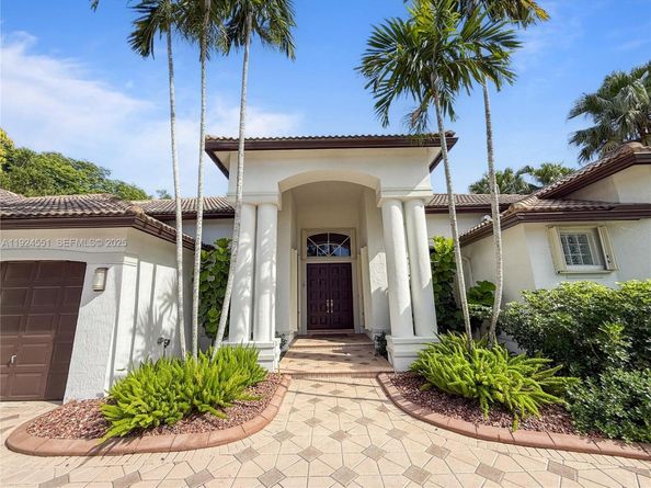 2514 Poinciana Dr, Weston FL 33327