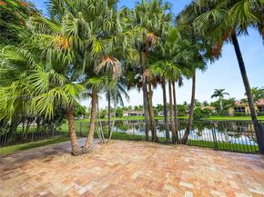 2514 Poinciana Dr, Weston FL 33327
