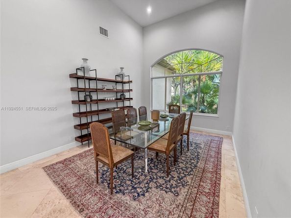 2514 Poinciana Dr, Weston FL 33327