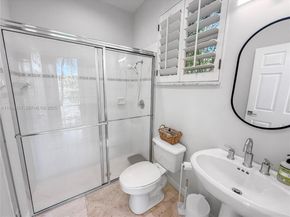2514 Poinciana Dr, Weston FL 33327