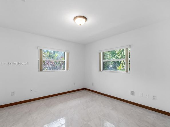 9085 SW 157th St, Palmetto Bay FL 33157