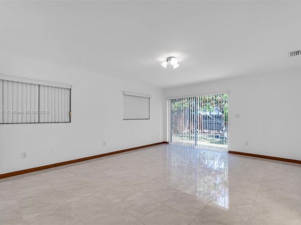 9085 SW 157th St, Palmetto Bay FL 33157