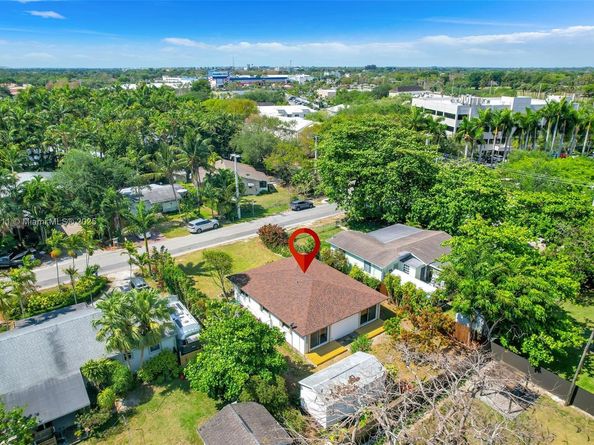 9085 SW 157th St, Palmetto Bay FL 33157