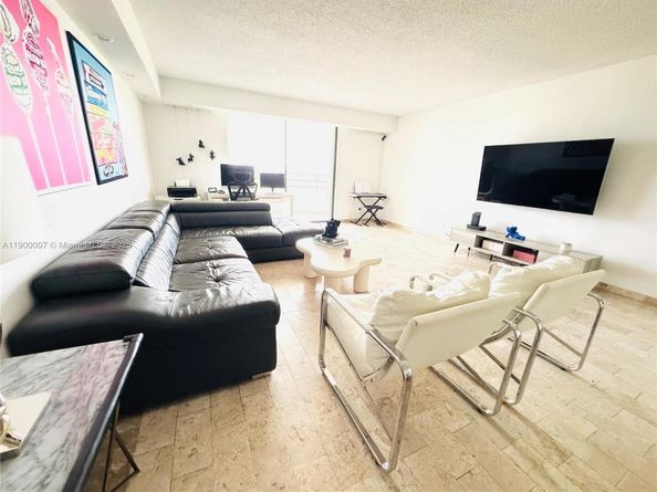 Undisclosed Address #A11900007, Hallandale Beach FL 33009
