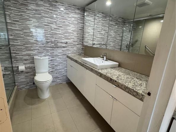 Undisclosed Address #A11900007, Hallandale Beach FL 33009