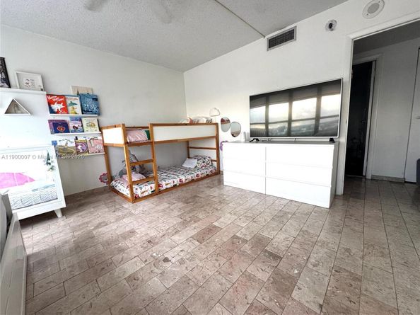 Undisclosed Address #A11900007, Hallandale Beach FL 33009